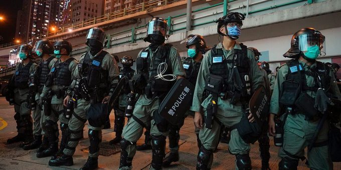 香港デモで300人以上逮捕！