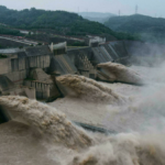 中国 48時間で3つのダムが決壊