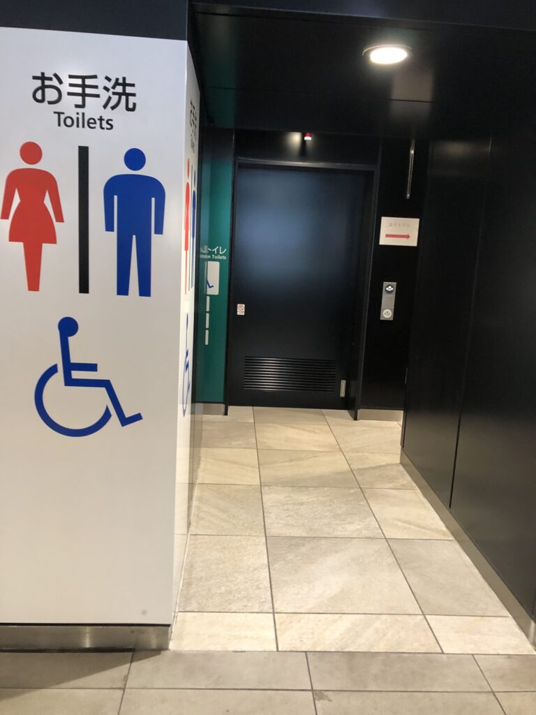 駅の女子トイレ