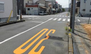 無免許でひき逃げ疑い　トルコ国籍の19歳の男を逮捕