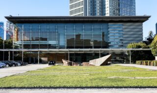 官邸筋の核保有発言