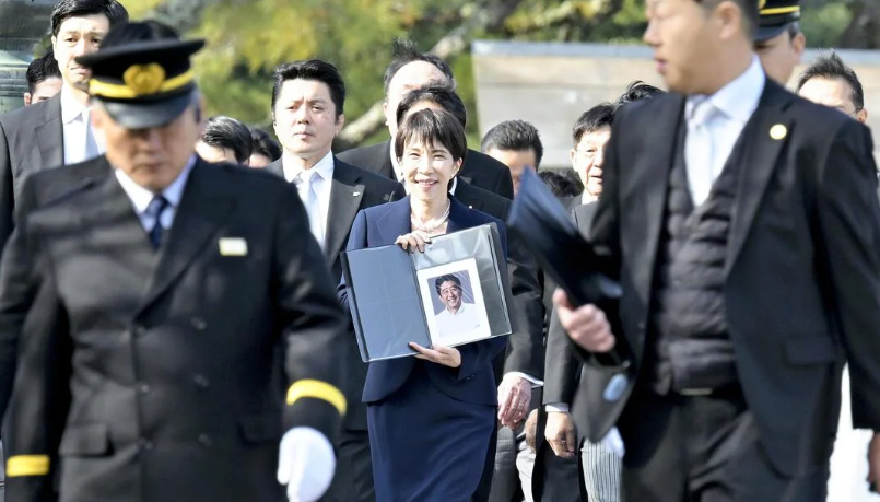安倍首相の遺影